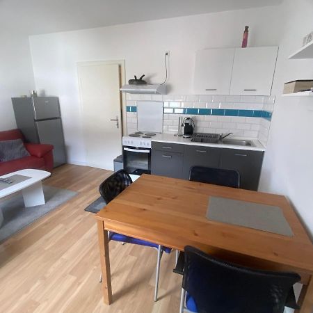 Schoene 2 Zimmer Apartment In Krefeld City, Monteur Wohnung Netflix & Prime Екстер'єр фото
