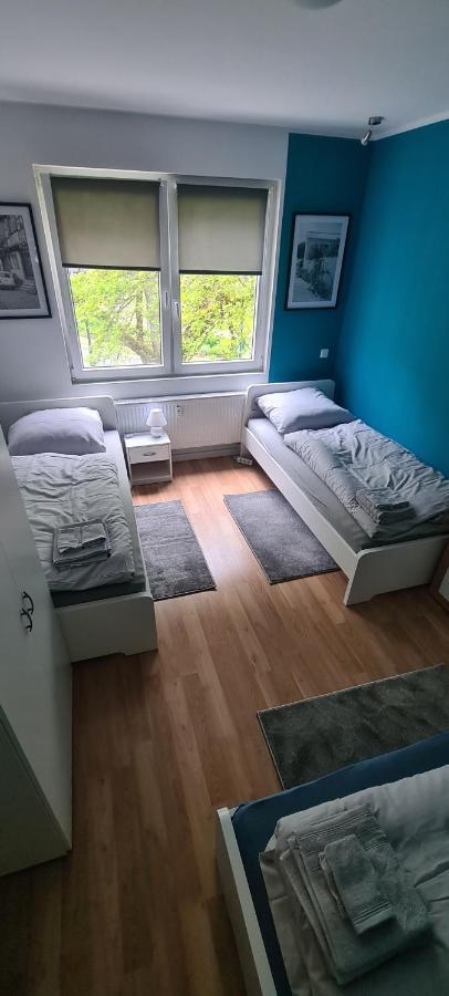 Schoene 2 Zimmer Apartment In Krefeld City, Monteur Wohnung Netflix & Prime Екстер'єр фото