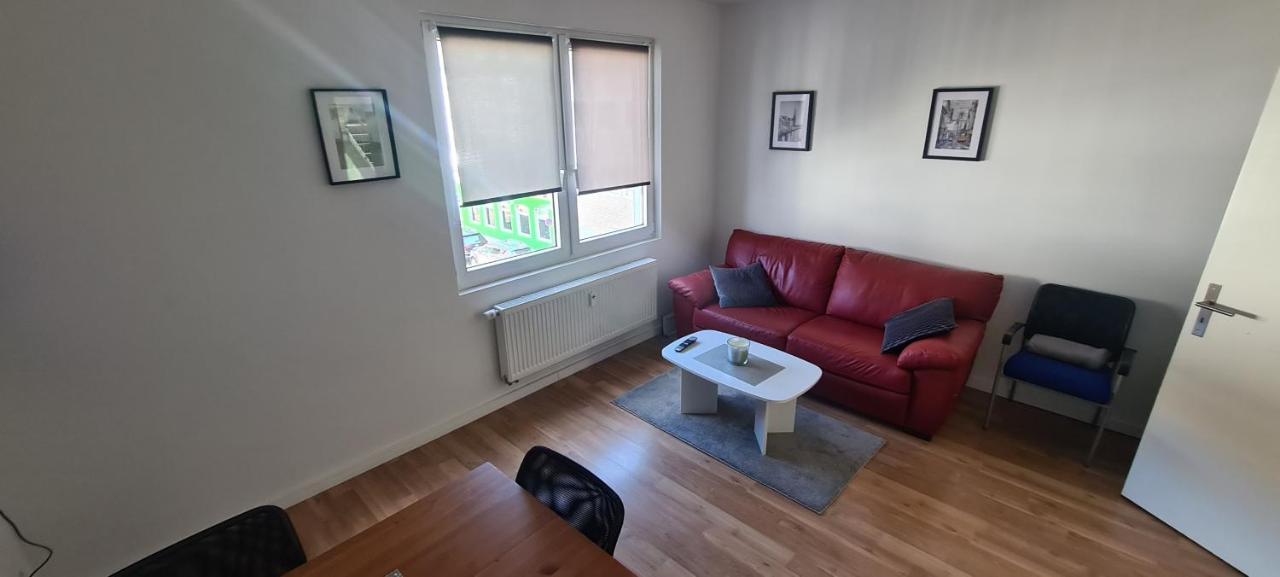 Schoene 2 Zimmer Apartment In Krefeld City, Monteur Wohnung Netflix & Prime Екстер'єр фото