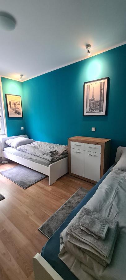 Schoene 2 Zimmer Apartment In Krefeld City, Monteur Wohnung Netflix & Prime Екстер'єр фото